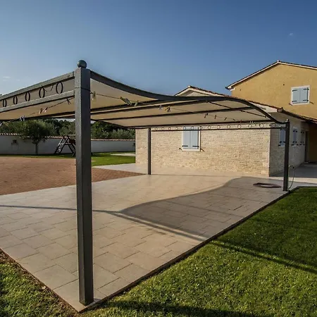 Mit Privatpool Fuer 9 Personen Ca 200 Qm In Segotici, Istrien Suedkueste Von Istrien Dom wakacyjny