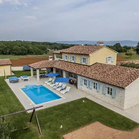 Dom wakacyjny Mit Privatpool Fuer 9 Personen Ca 200 Qm In Segotici, Istrien Suedkueste Von Istrien Marčana