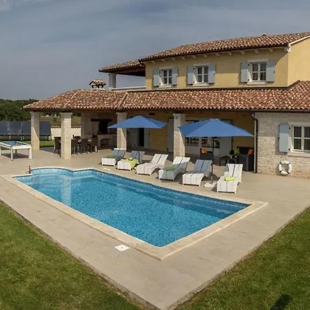 Holiday home Mit Privatpool Fuer 9 Personen Ca 200 Qm In Segotici, Istrien Suedkueste Von Istrien Marcana