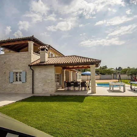 Mit Privatpool Fuer 9 Personen Ca 200 Qm In Segotici, Istrien Suedkueste Von Istrien Marcana
