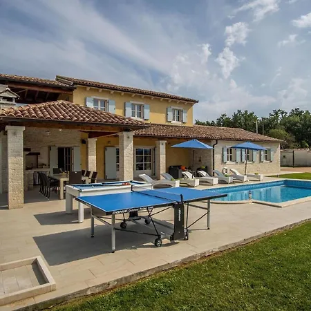 Holiday home Mit Privatpool Fuer 9 Personen Ca 200 Qm In Segotici, Istrien Suedkueste Von Istrien Marcana